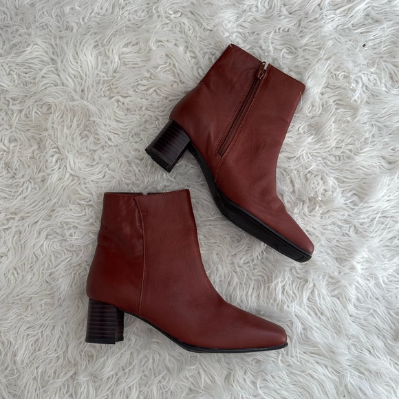 AJ Valenci Vintage Leather Chelsea Boots - Picture 1 of 5